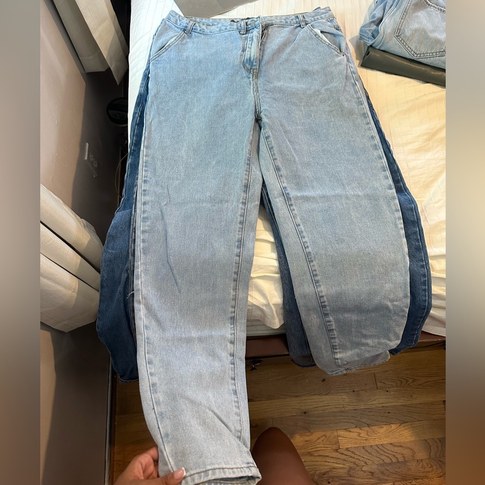 Light washed skinny jeans